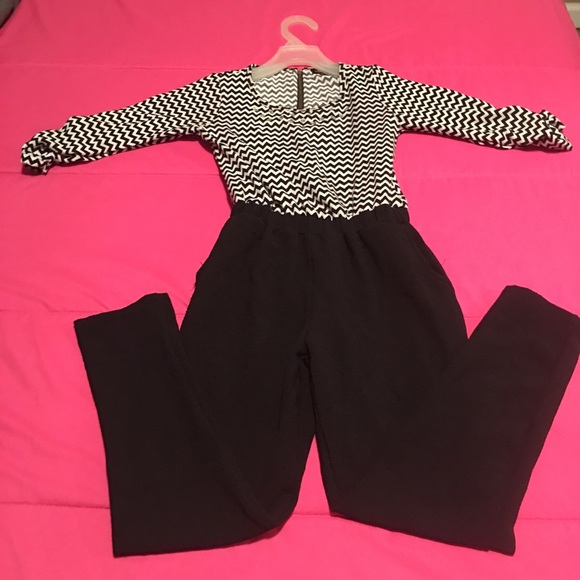 Girls jumpsuit!🌸 - Picture 1 of 3